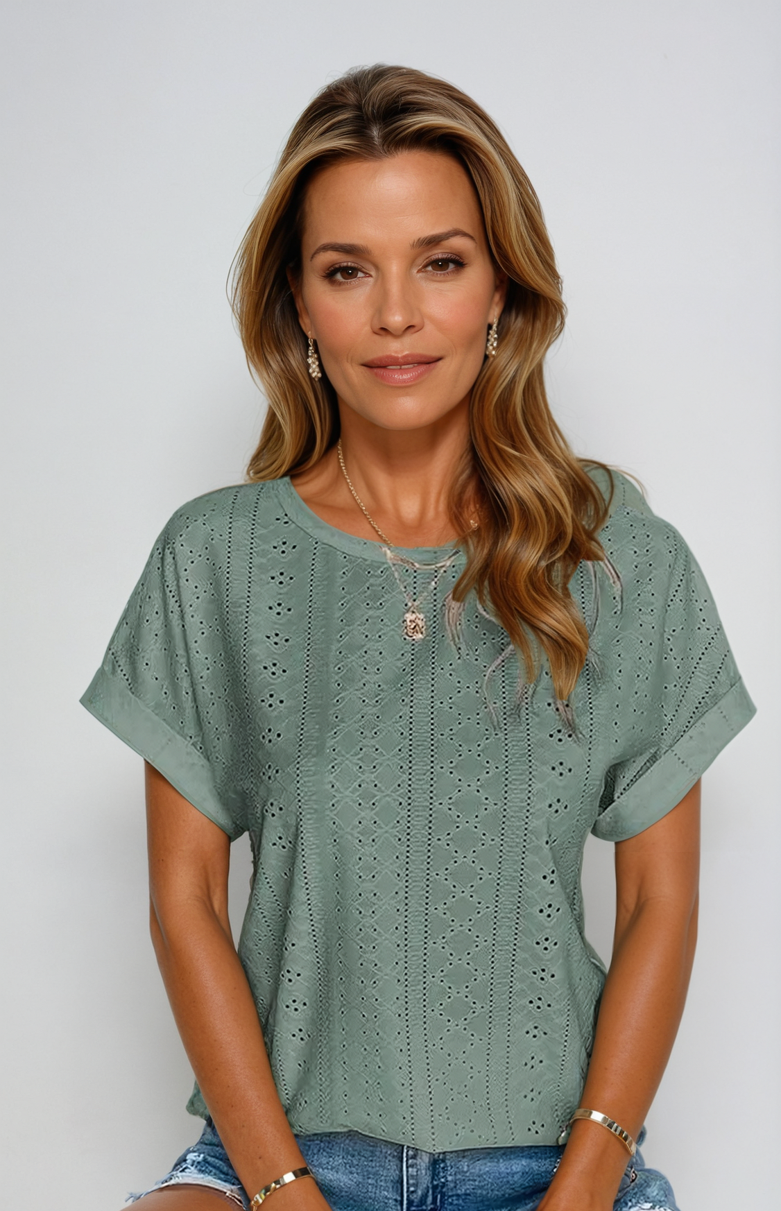 Riza - Elegant Broderi Top
