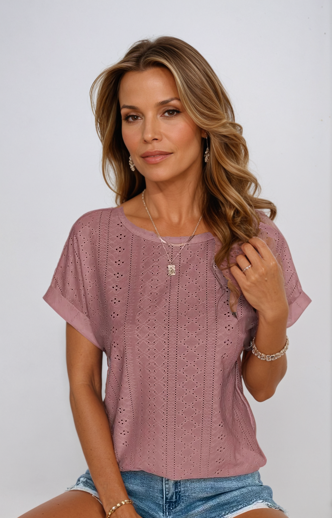 Riza - Elegant Broderi Top